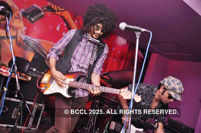 Imaad Shah performs in Boogaloo