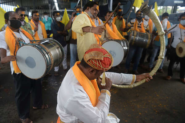 Bharat Bandh: Farmers hold protest over farm bills across India