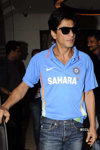 SRK's Cricket bash @ Mannat