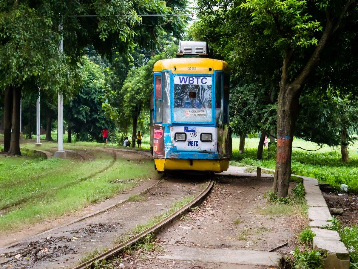 Kolkata gets first-of-its-kind tram library, bringing joy to book lovers Kolkata gets first-of-its-kind tram library, bringing joy to book lovers