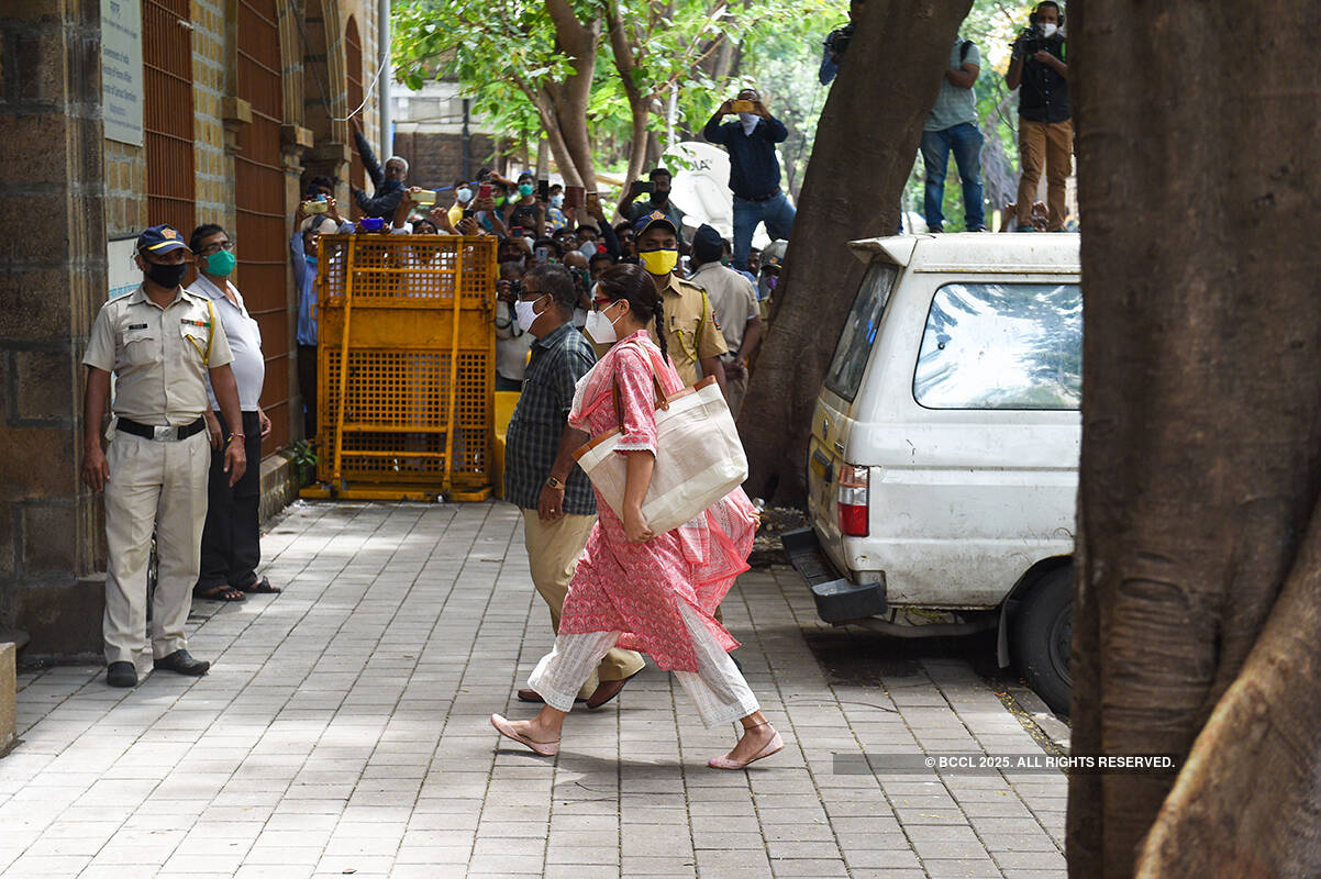 Sara Ali Khan pictures