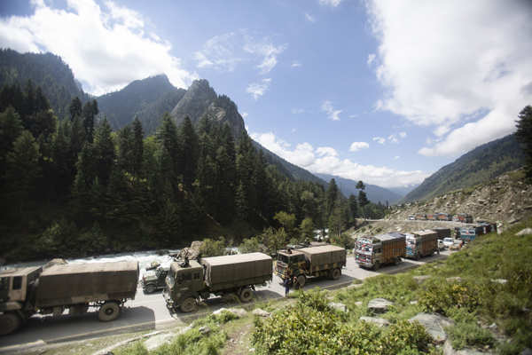 India constructs roads to allow hassle-free troop movement in Ladakh
