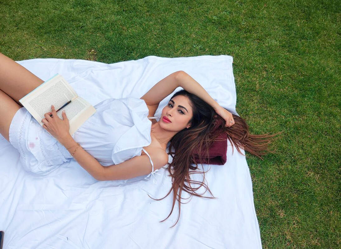 Mouni Roy's vacation pictures will make you hit the beach!