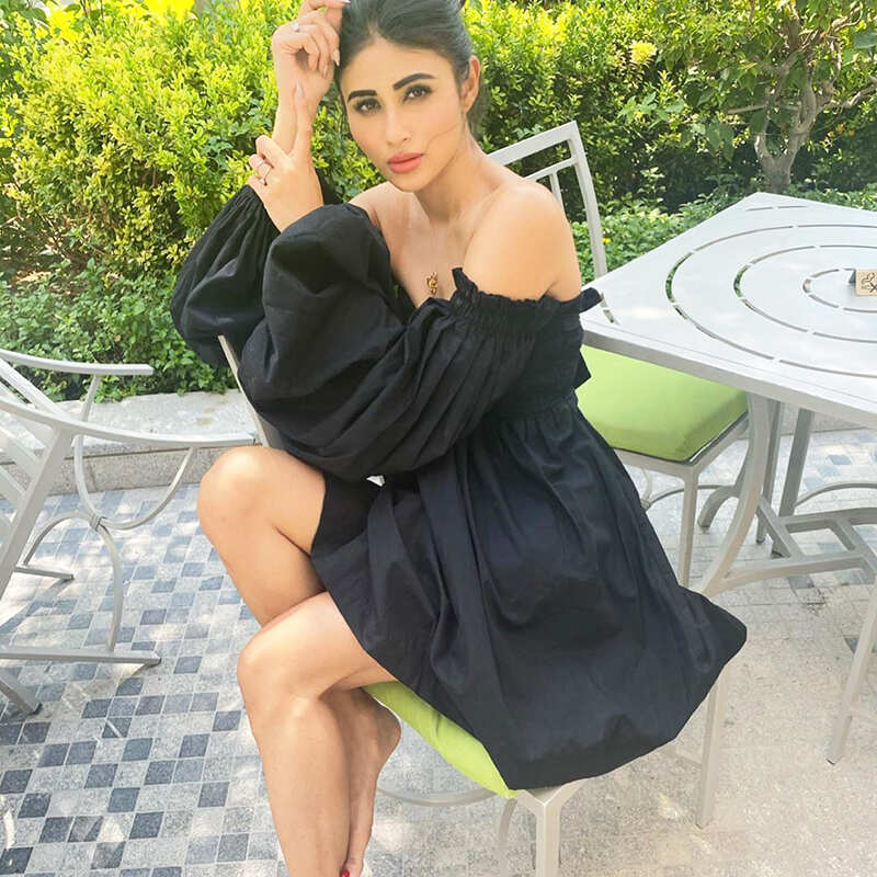 Mouni Roy's vacation pictures will make you hit the beach!