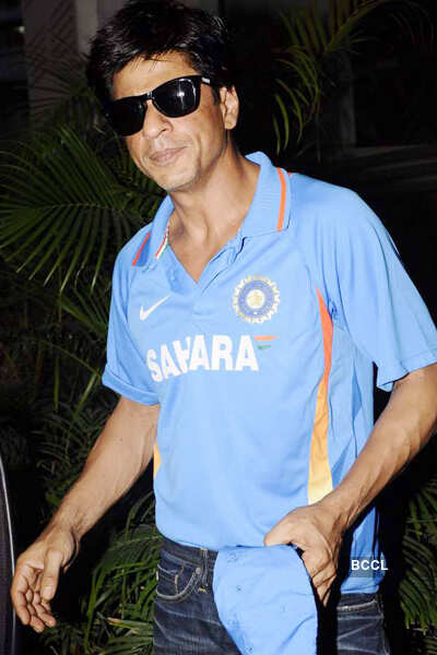 SRK invites Sallu home for WC final