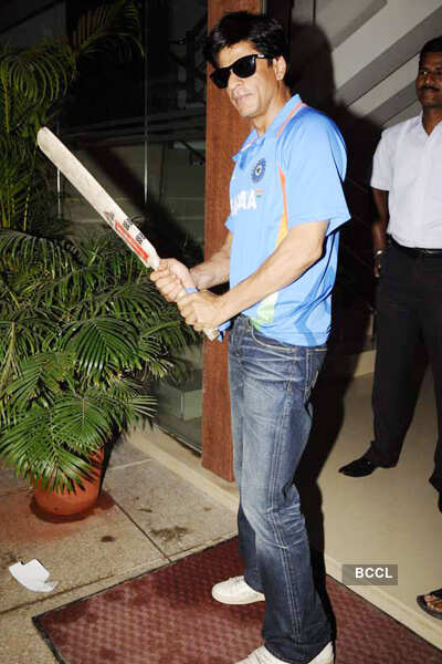 SRK invites Sallu home for WC final
