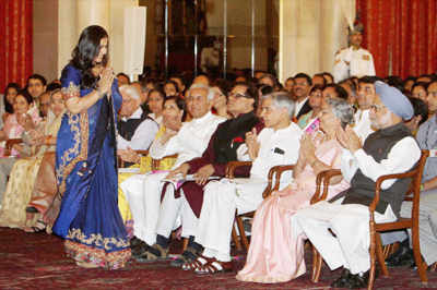 Kajol, Irrfan receive Padma Shri