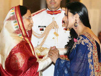 Kajol, Irrfan receive Padma Shri