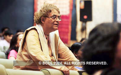 Shobha De @ Seminar 'Importance of sari...' 