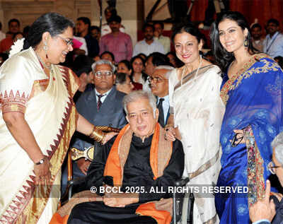 Kajol, Irrfan receive Padma Shri