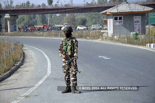 Two CRPF personnel martyred in J&K