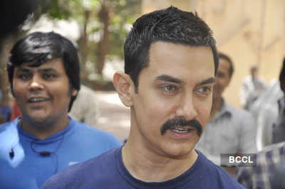Aamir leaves for WC final