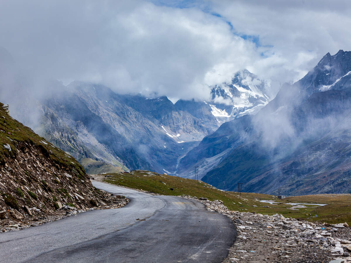 Ropeway to come up from Kothi near Manali to Rohtang Pass in 4 years Ropeway to come up from Kothi near Manali to Rohtang Pass in 4 years