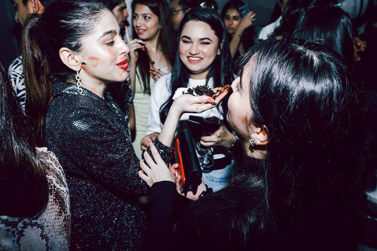 Pictures of Alaya F from Bal Thackeray's grandson Aaishvary's birthday party go viral