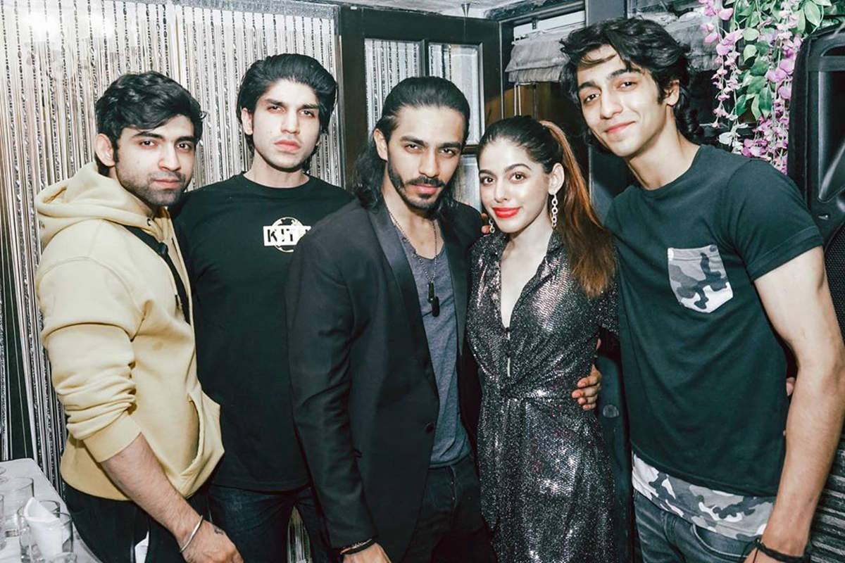Pictures of Alaya F from Bal Thackeray's grandson Aaishvary's birthday party go viral