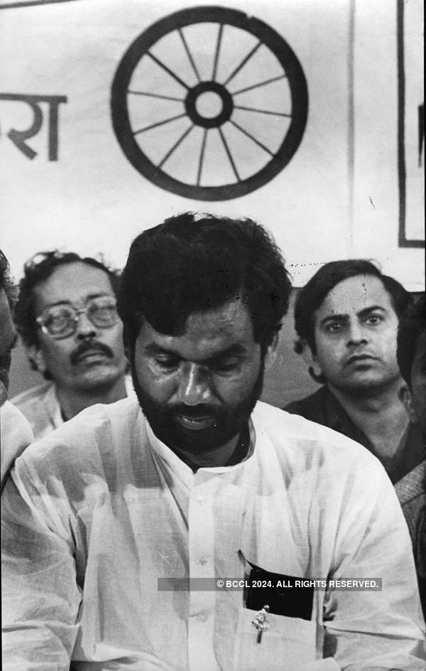 Rare pictures of late Union Minister Ram Vilas Paswan