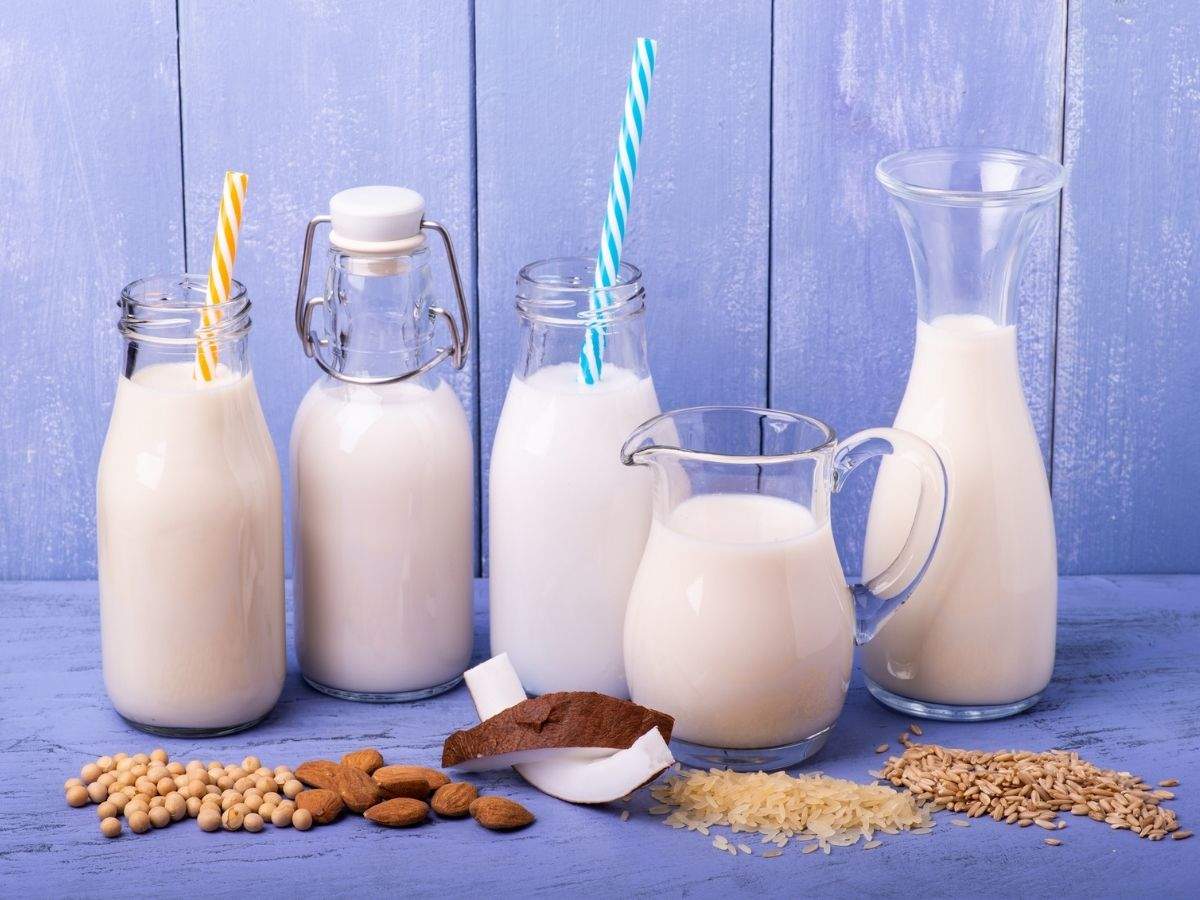 Which is the healthiest milk? Oat Milk, Almond Milk, Coconut Milk or Regular Milk