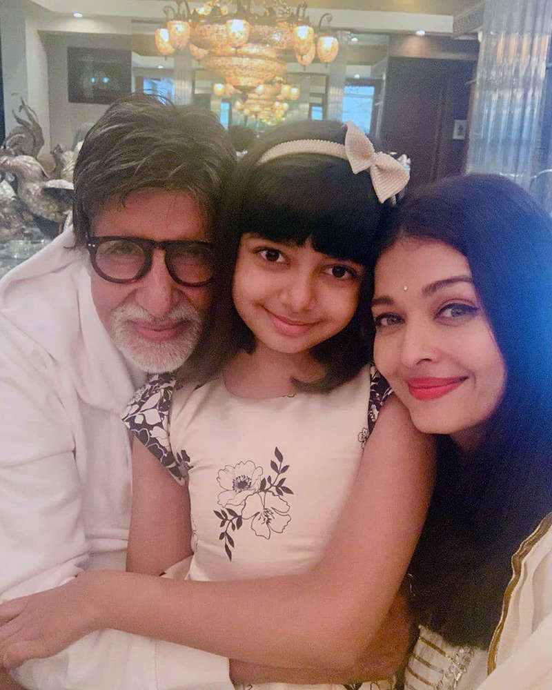 Adorable selfies of Big B with little Aaradhya Bachchan from his birthday celebration