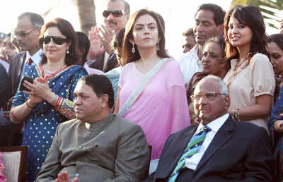 Pres. Pratibha Patil felicitates World Champions