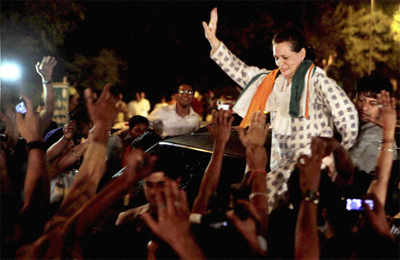 Sonia celebrates with cricket fans