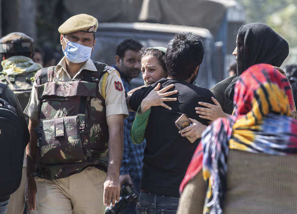 Clashes break out after two suspected terrorists killed in Kashmir