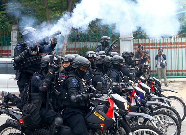 Volatile protests in Indonesia over polarizing jobs law