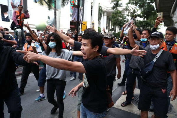 Thousands join anti-government protest in Bangkok