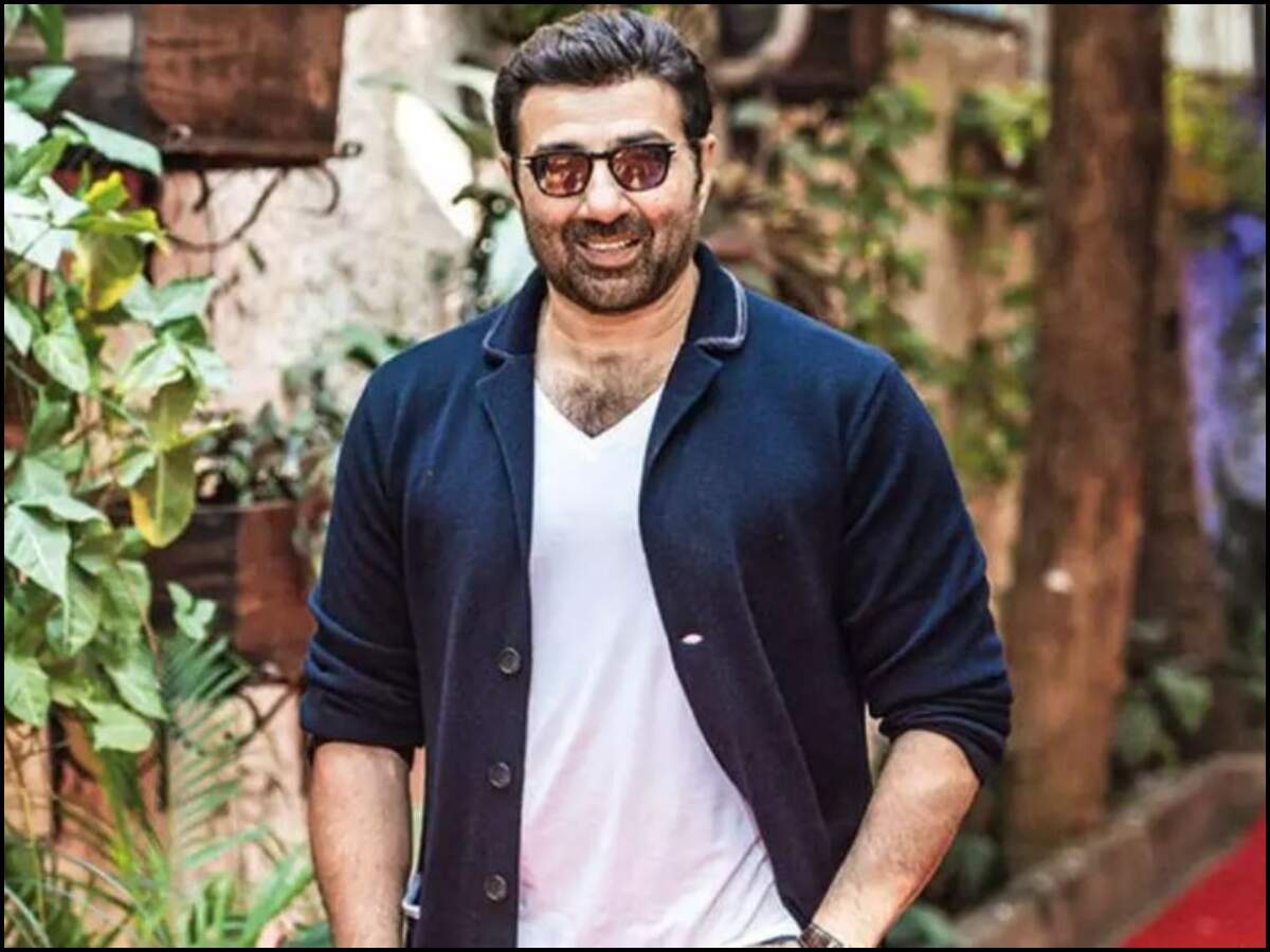 Happy Birthday, Sunny Deol: Rare pictures of the 'Border' actor with family that you should not miss | The Times of India