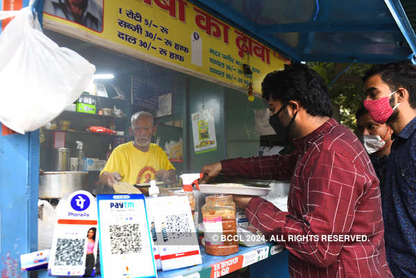 Bollywood actor Aparshakti Khurana visits 'Baba Ka Dhaba', says he enjoyed the 'matar paneer'