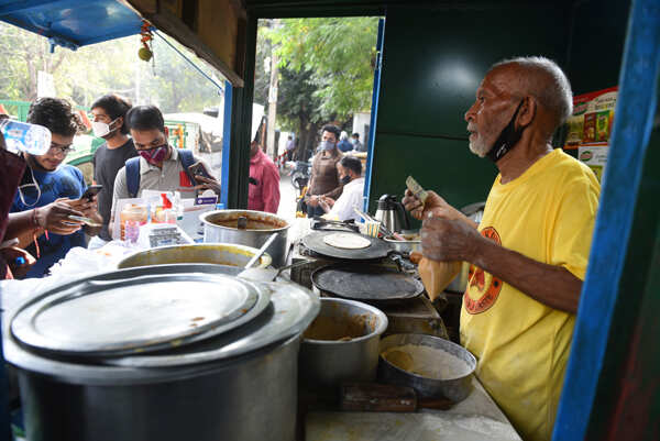 Bollywood actor Aparshakti Khurana visits 'Baba Ka Dhaba', says he enjoyed the 'matar paneer'