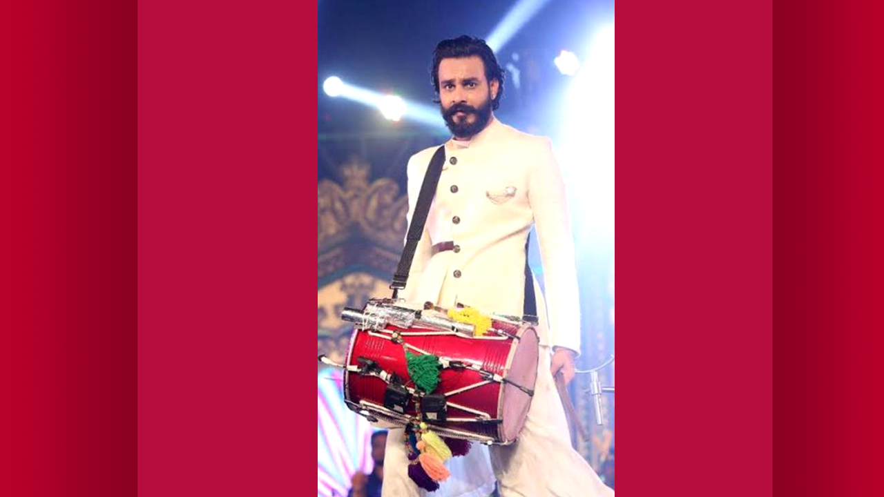 Watch Naitik Nagda tell us about traditional and popular Navratri tracks