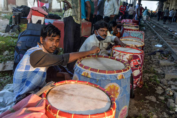 Devotees celebrate Durga Puja with COVID-19 safety protocols