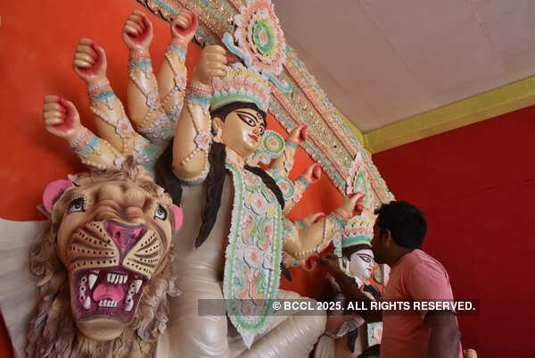 Devotees celebrate Durga Puja with COVID-19 safety protocols