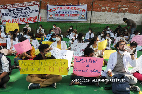 Doctors hold protest over delayed salaries
