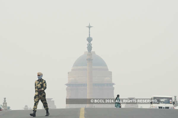 Delhi chokes on 'severe' smog as farm fires soar