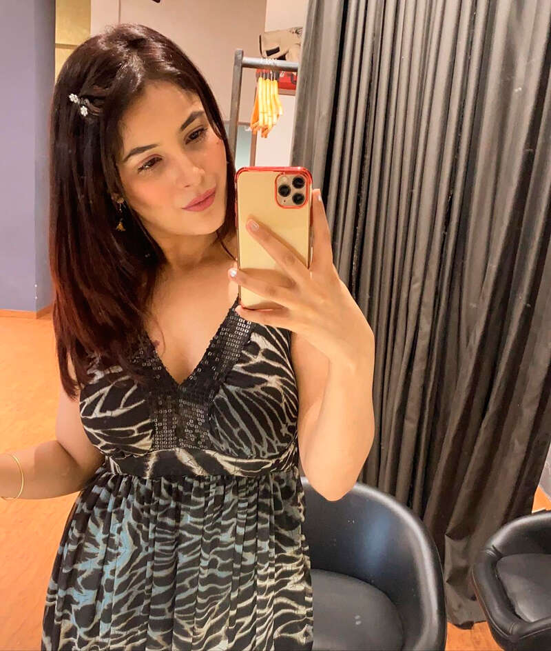 ์ Bigg Boss 13 ์ฐธ๊ฐ์ Shehnaaz Gill์ ๋งค๋ ฅ์ ์ธ ์ฌ์ง์ ๋์น ์ ์์ต๋๋ค! ์ Bigg Boss 13 ์ฐธ๊ฐ์ Shehnaaz Gill์ ๋งค๋ ฅ์ ์ธ ์ฌ์ง์ ๋์น ์ ์์ต๋๋ค!