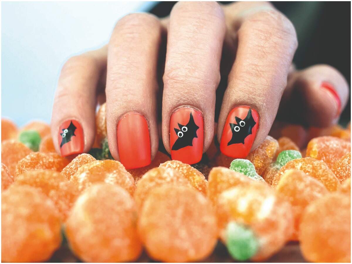 Halloween Nails Bat 2022