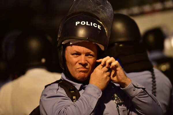 Philadelphia: Violent protests erupt over fatal police shooting