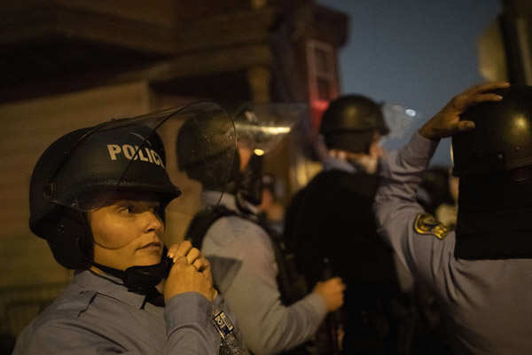 Philadelphia: Violent protests erupt over fatal police shooting