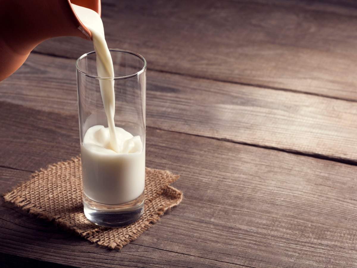 The best time to drink milk to get maximum benefits | The Times of India
