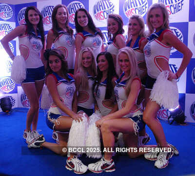 Cheerleaders perform at Chinnaswamy stadium