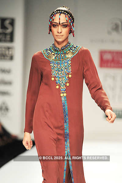 WIFW '11: Day 2: Ashima & Leena