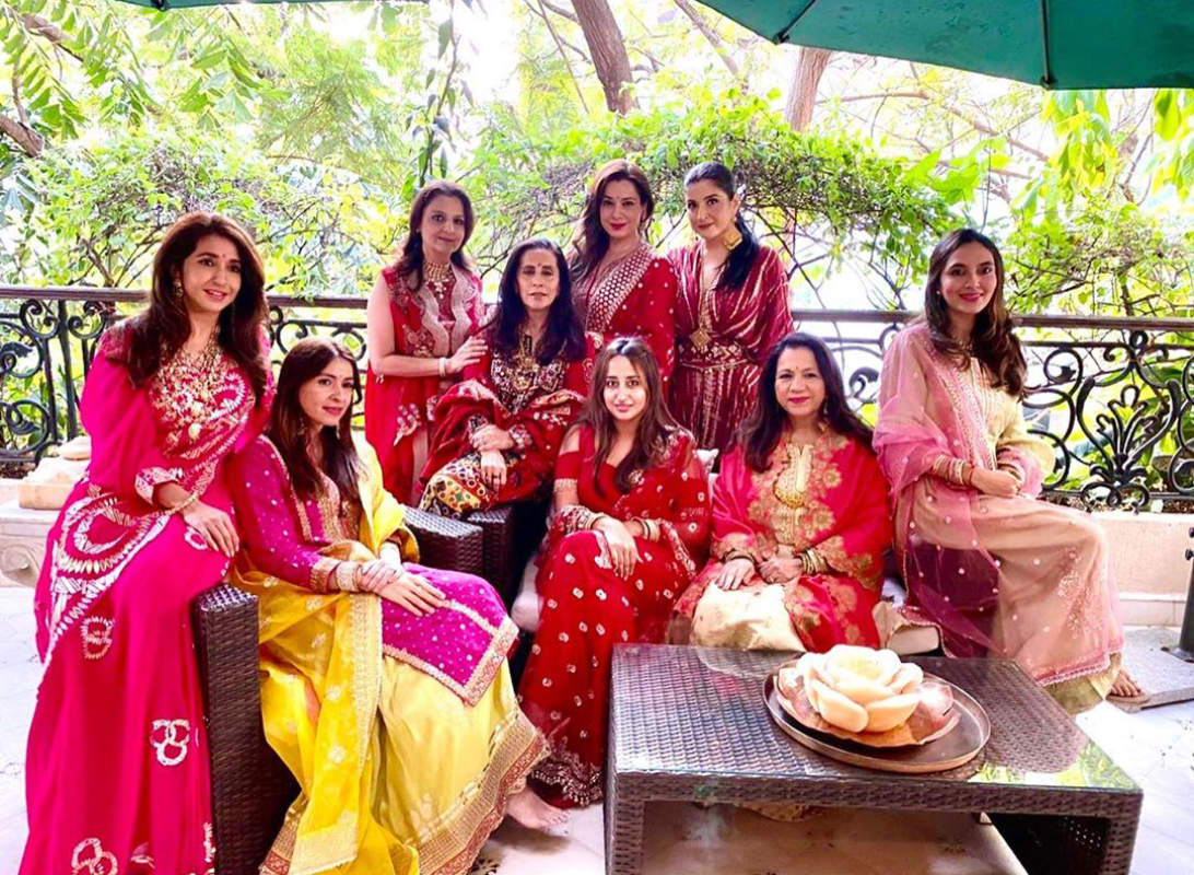 B’wood divas paint the town red as they celebrate Karwa Chauth at Anil Kapoor's residence