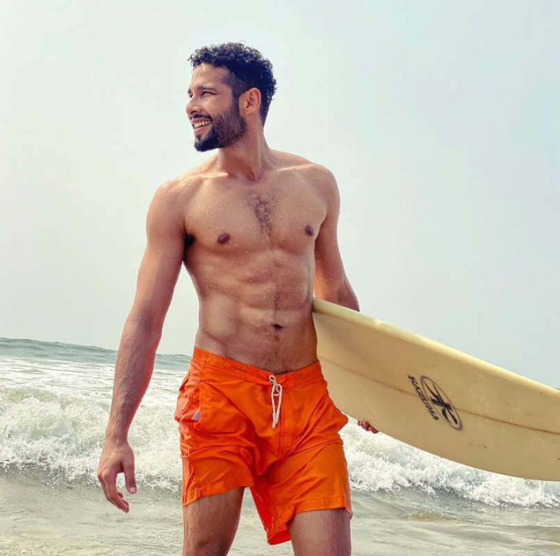‘Gully Boy’ actor Siddhant Chaturvedi sets the temperature soaring with his beach vacay pics