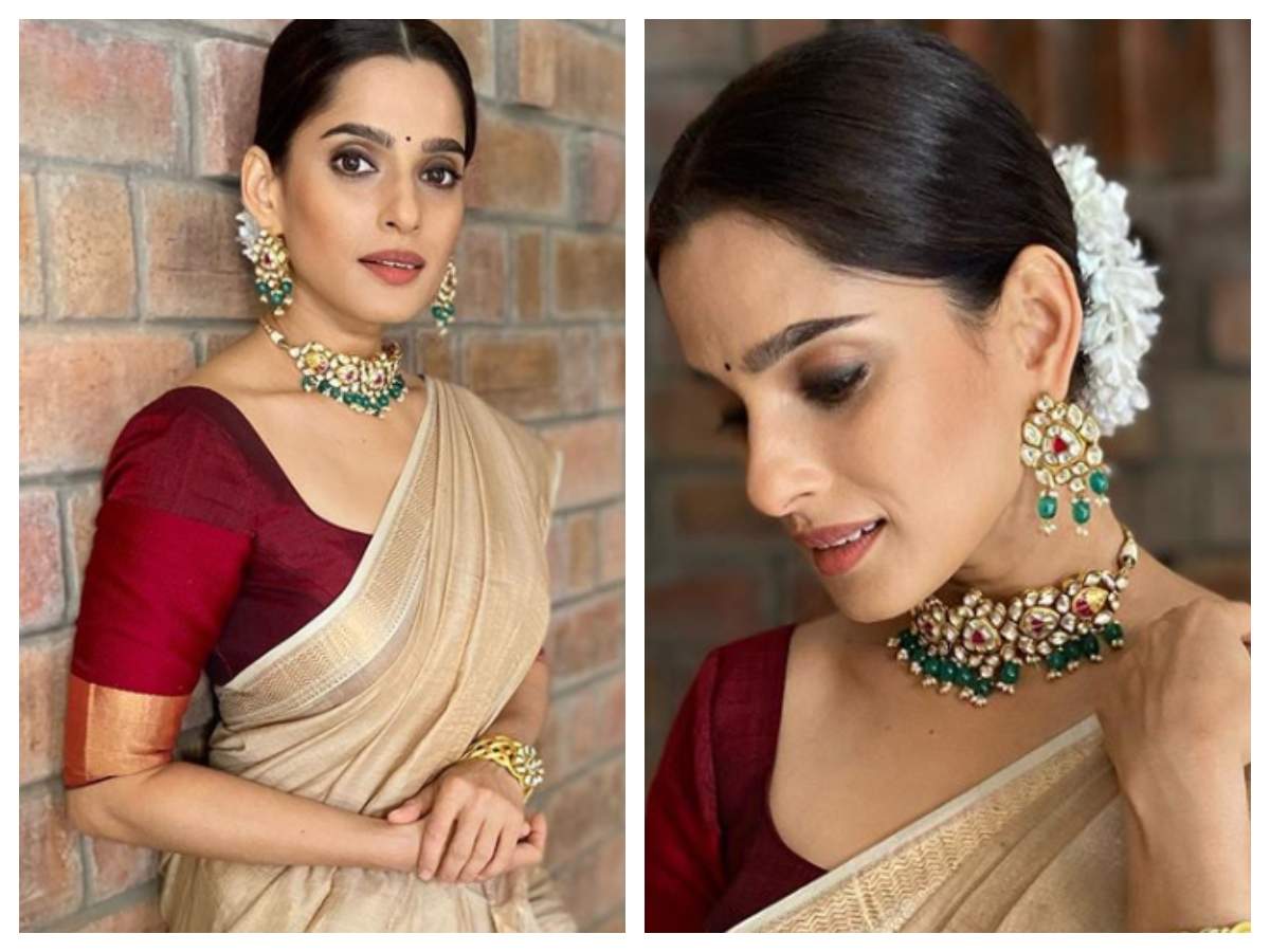 Photos: Priya Bapat looks ravishing in this gold saree