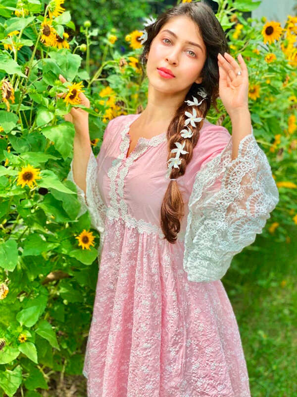 <BR> is turning heads with her bewitching pictures <BR> is turning heads with her bewitching pictures