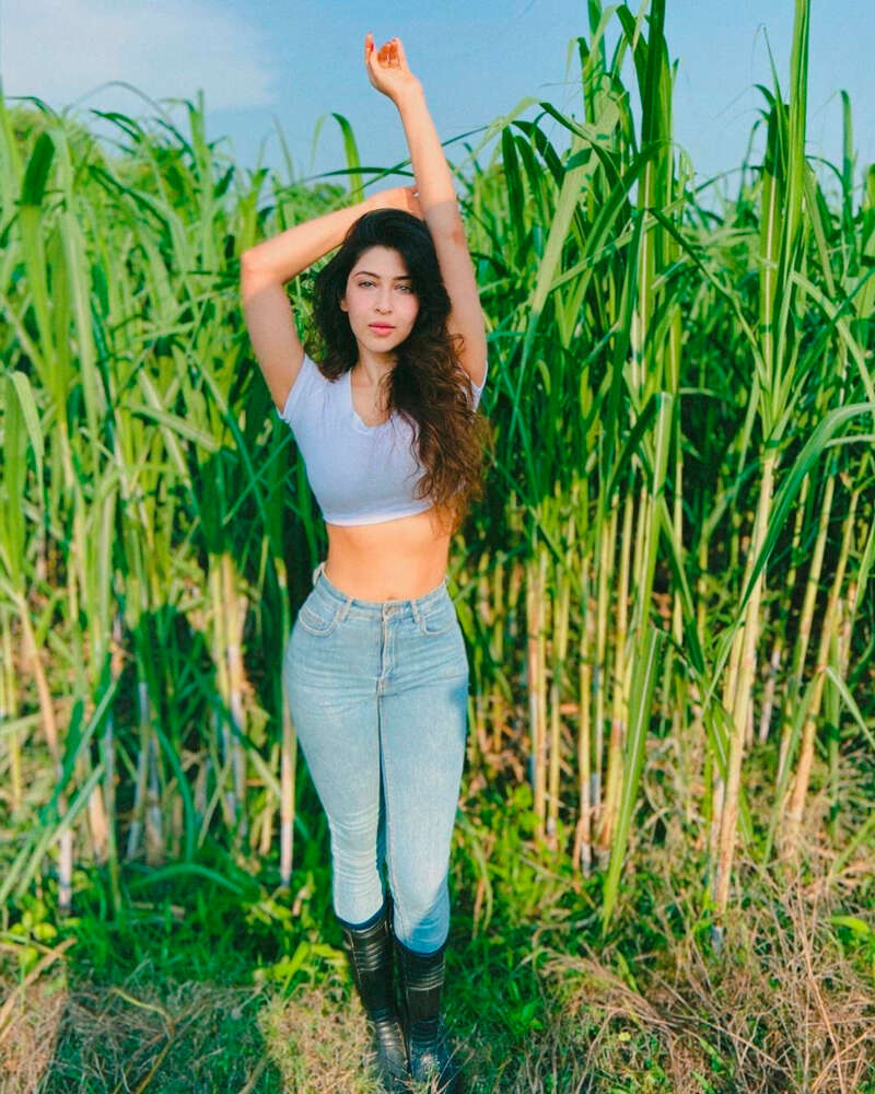 <BR> is turning heads with her bewitching pictures <BR> is turning heads with her bewitching pictures