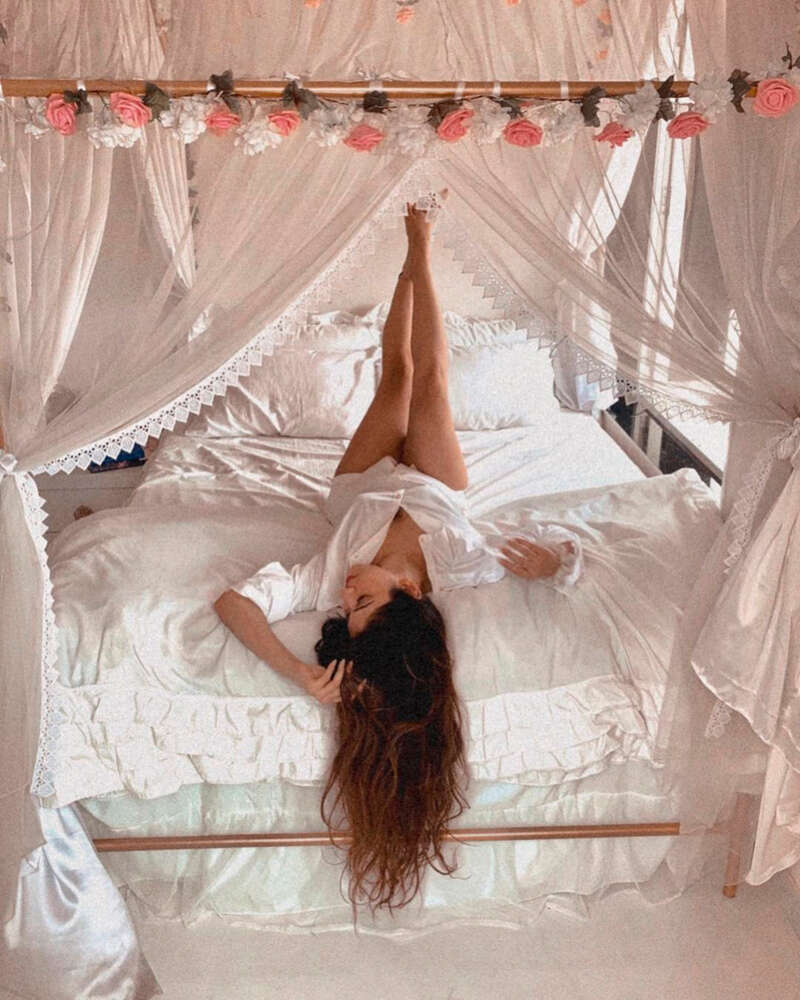 <BR> is turning heads with her bewitching pictures <BR> is turning heads with her bewitching pictures