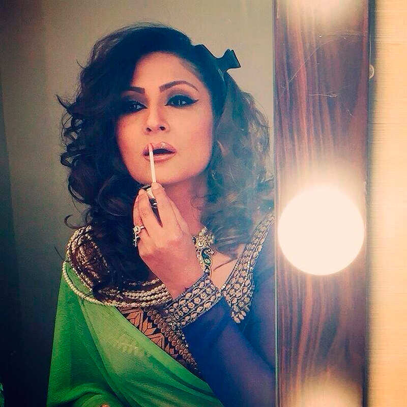 Kasautii Zindagii Kay 명성 Urvashi Dholakia는 전혀 노화되지 않는 것 같습니다.