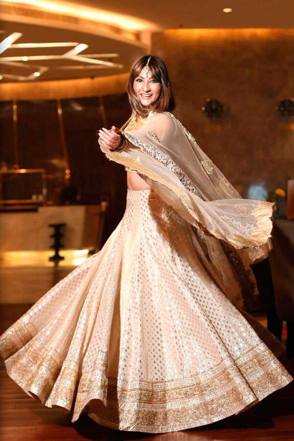 Kasautii Zindagii Kay 명성 Urvashi Dholakia는 전혀 노화되지 않는 것 같습니다.
